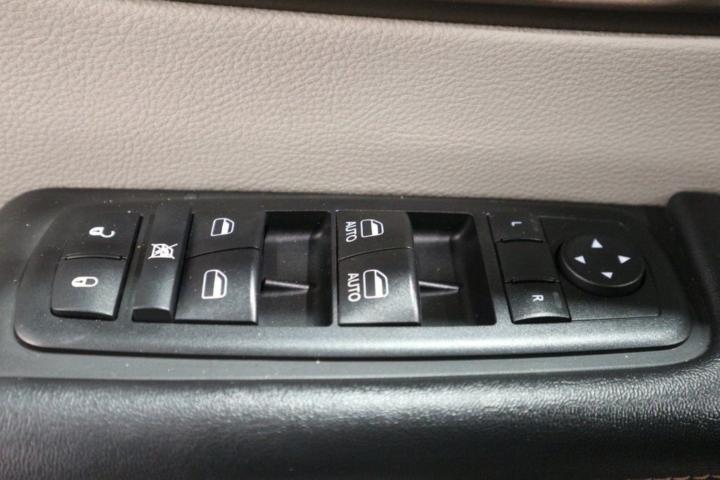 Chrysler Pacifica LX*7 PASSAGERS* 2017 à Quebec, Québec - 14 - w1024h768px