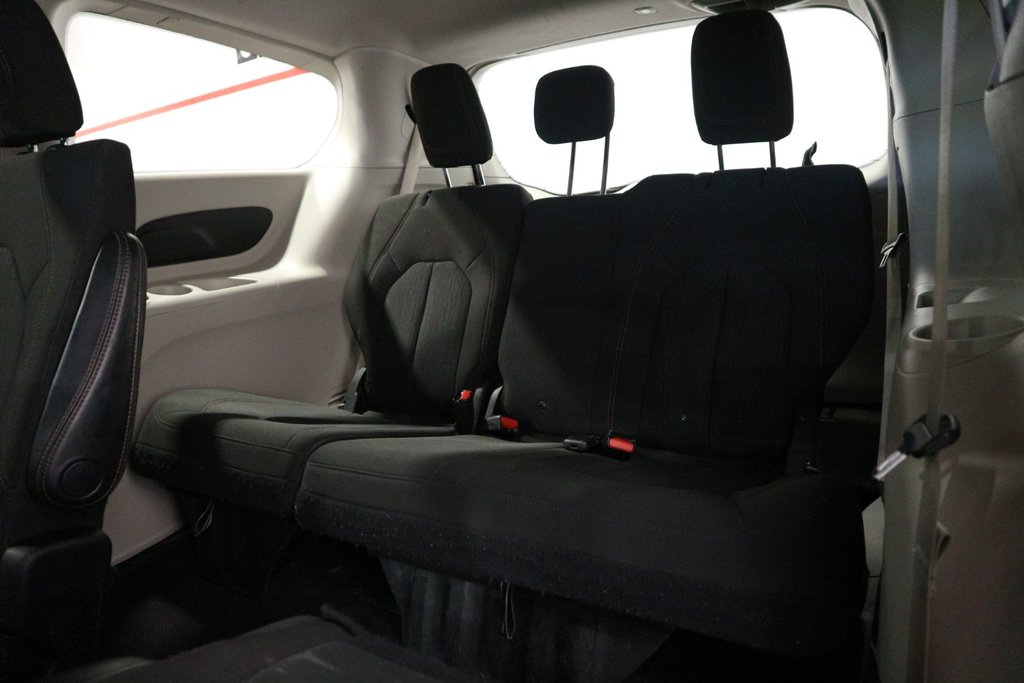 Chrysler Pacifica LX*7 PASSAGERS* 2017 à Quebec, Québec - 24 - w1024h768px