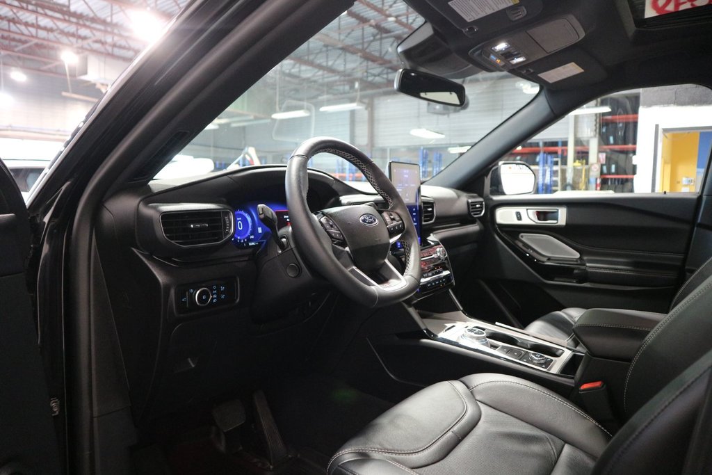 2023 Ford Explorer ST*TOIT PANORAMIQUE* in Quebec, Quebec - 15 - w1024h768px
