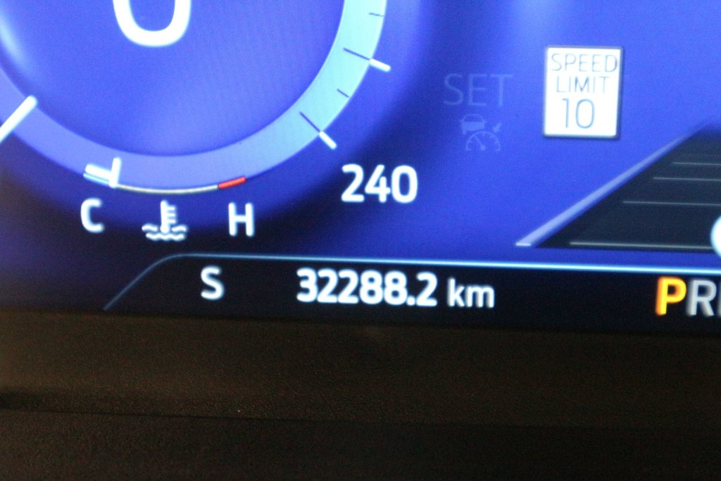2023 Ford Explorer ST*TOIT PANORAMIQUE* in Quebec, Quebec - 23 - w1024h768px