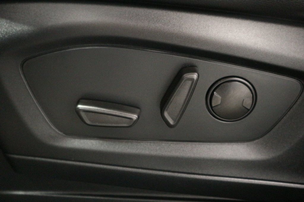 2023 Ford Explorer ST*TOIT PANORAMIQUE* in Quebec, Quebec - 17 - w1024h768px