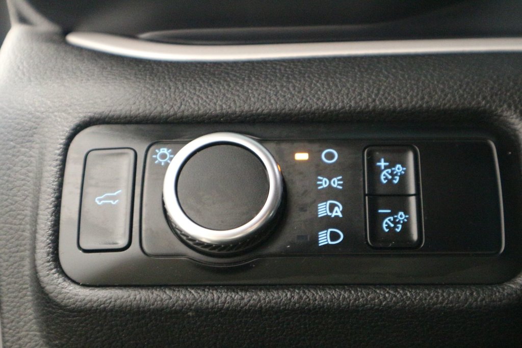 Ford Explorer XLT AWD*ATTACHE-REMORQUE* 2023 à Québec, Québec - 16 - w1024h768px