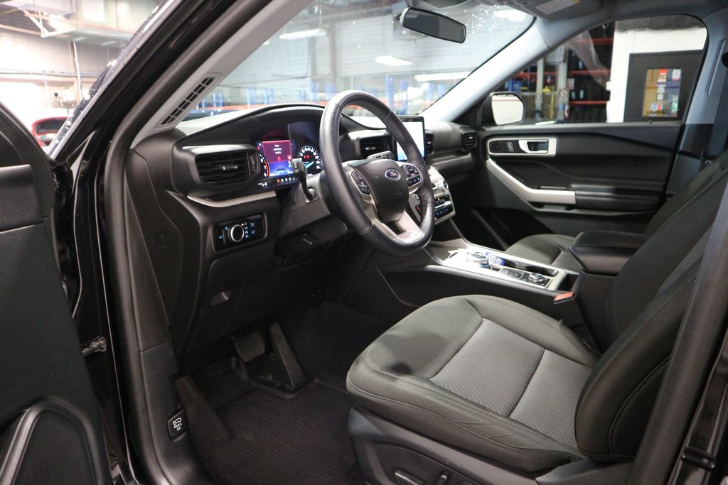 Ford Explorer XLT*ATTACHE-REMORQUE* 2023 à Québec, Québec - 13 - w1024h768px