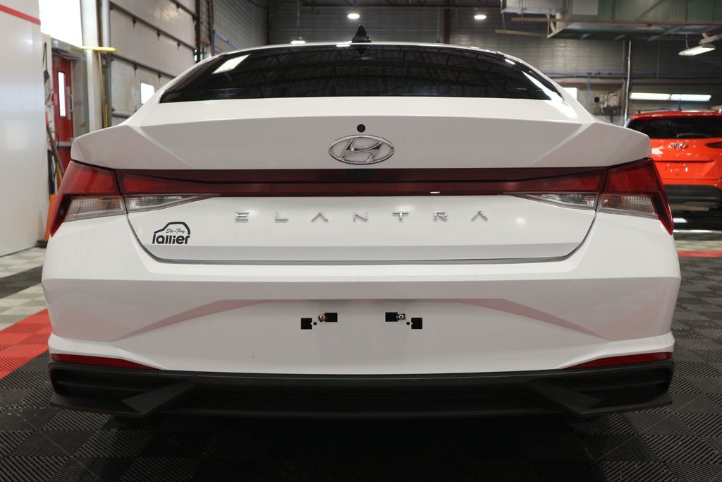 2022 Hyundai Elantra Preferred Tech*TOIT OUVRANT* in Quebec, Quebec - 8 - w1024h768px