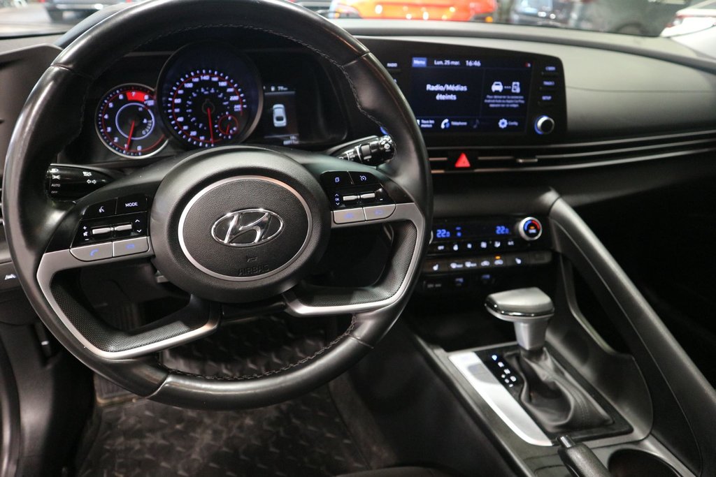 2022 Hyundai Elantra Preferred Tech*TOIT OUVRANT* in Quebec, Quebec - 16 - w1024h768px