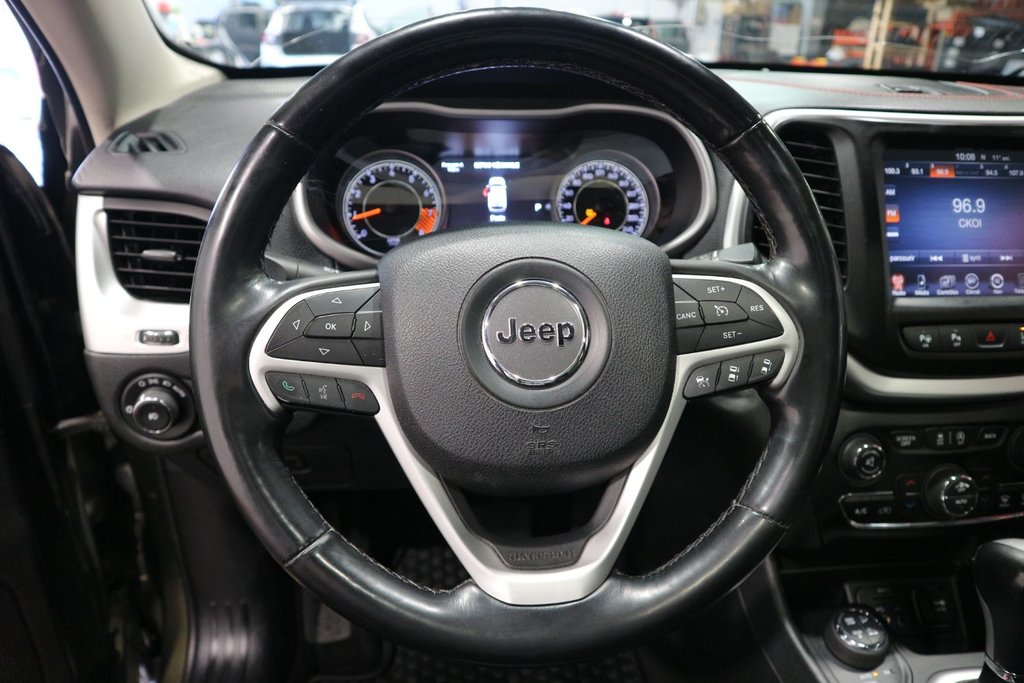 Jeep Cherokee Trailhawk*TOIT PANORAMIQUE* 2015 à Québec, Québec - 19 - w1024h768px