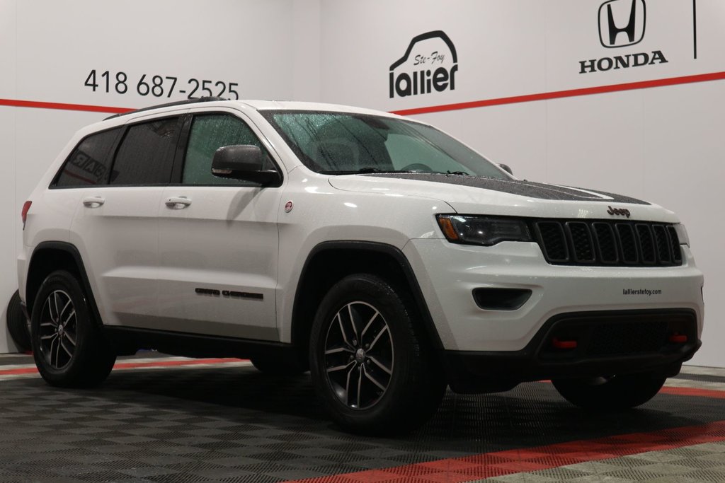 2017 Jeep Grand Cherokee Trailhawk*TOIT PANORAMIQUE* in Quebec, Quebec - 1 - w1024h768px