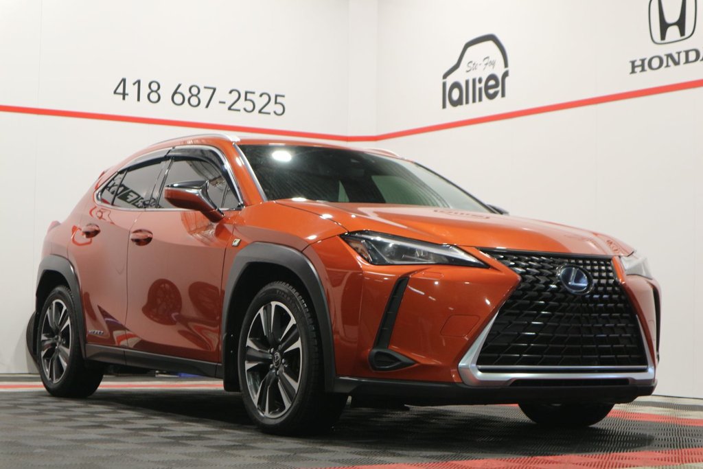 Lexus UX 250h*TOIT PANORAMIQUE* 2019 à Quebec, Québec - 1 - w1024h768px