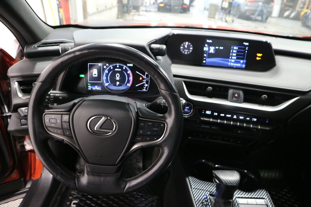 Lexus UX 250h*TOIT PANORAMIQUE* 2019 à Quebec, Québec - 17 - w1024h768px