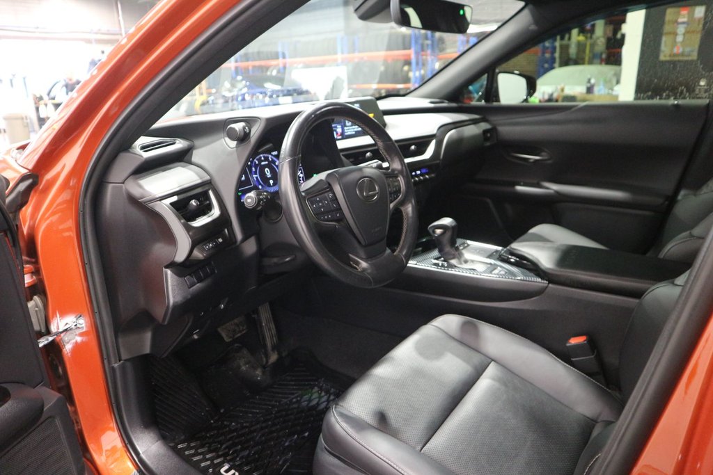 Lexus UX 250h*TOIT PANORAMIQUE* 2019 à Quebec, Québec - 13 - w1024h768px