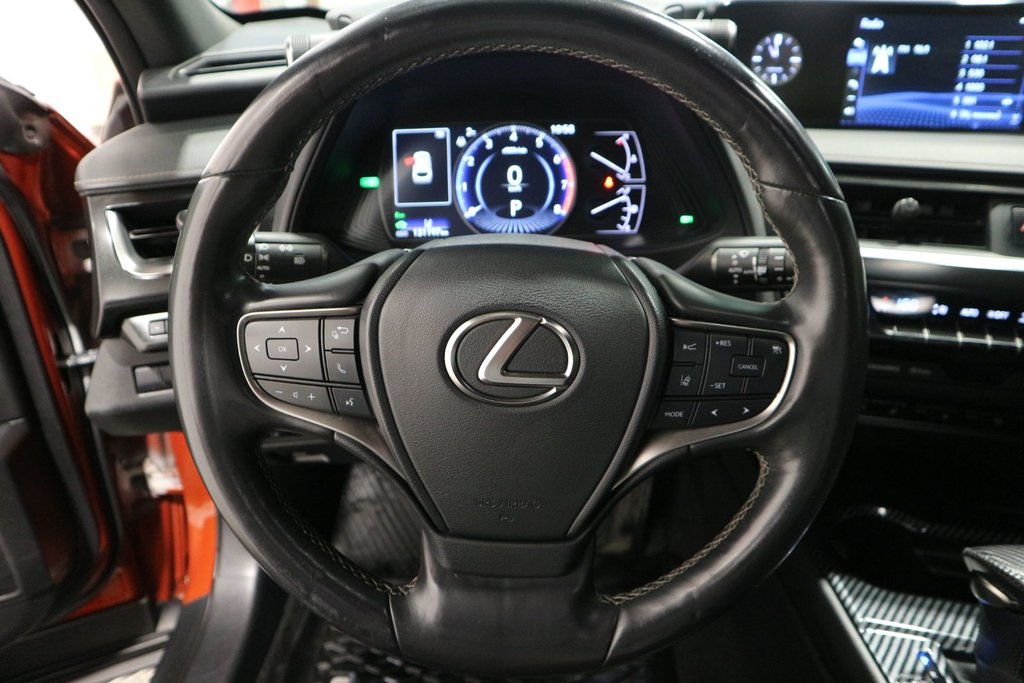 Lexus UX 250h*TOIT PANORAMIQUE* 2019 à Quebec, Québec - 18 - w1024h768px