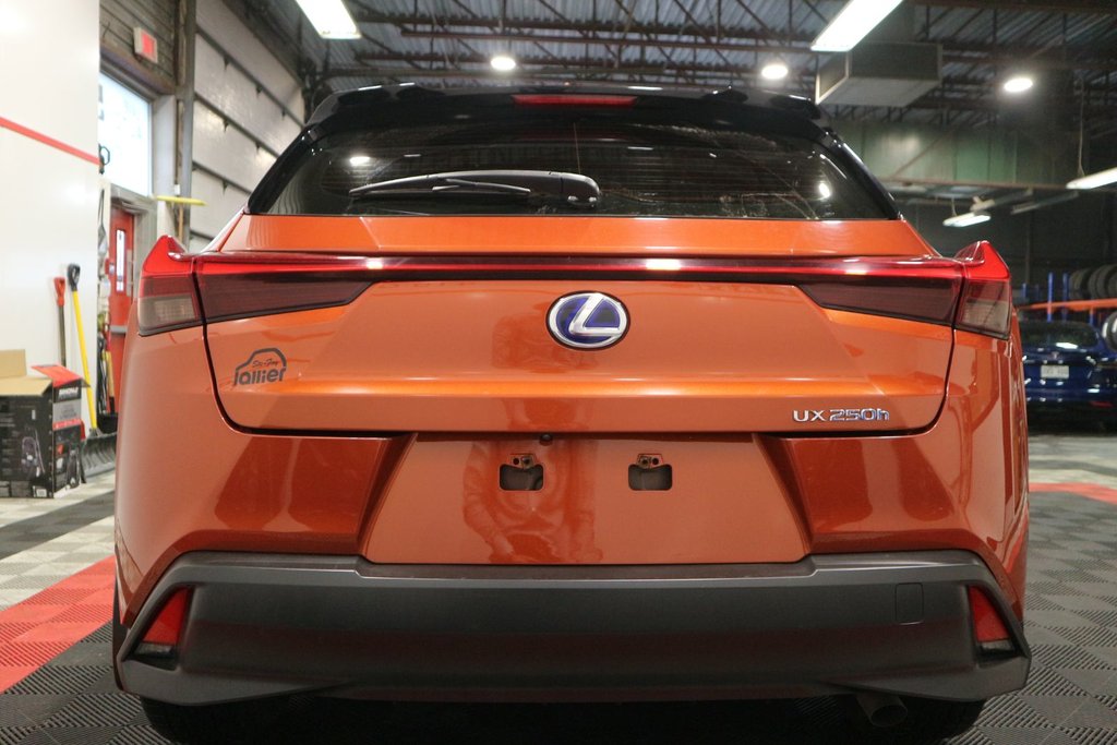 Lexus UX 250h*TOIT PANORAMIQUE* 2019 à Quebec, Québec - 8 - w1024h768px