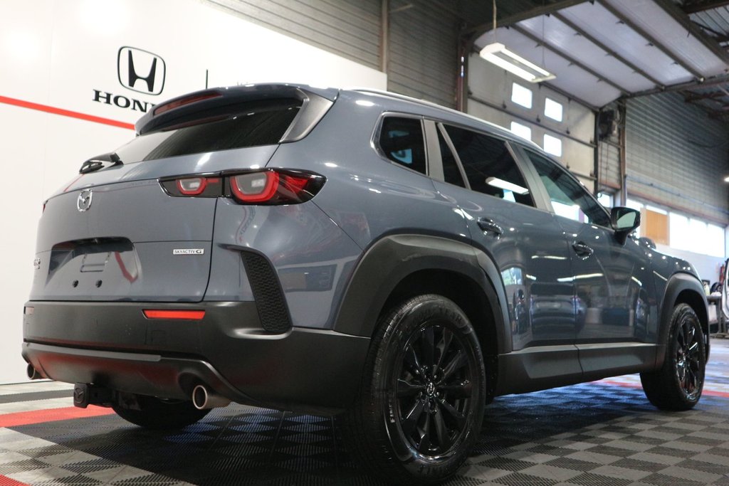 Mazda CX-50 GS-L*TOIT PANORAMIQUE* 2023 à Quebec, Québec - 9 - w1024h768px