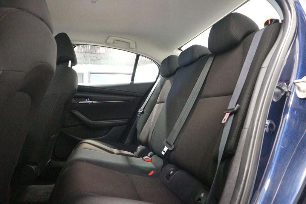 2023 Mazda Mazda3 GX*JAMAIS ACCIDENTÉ* in Quebec, Quebec - 24 - w1024h768px