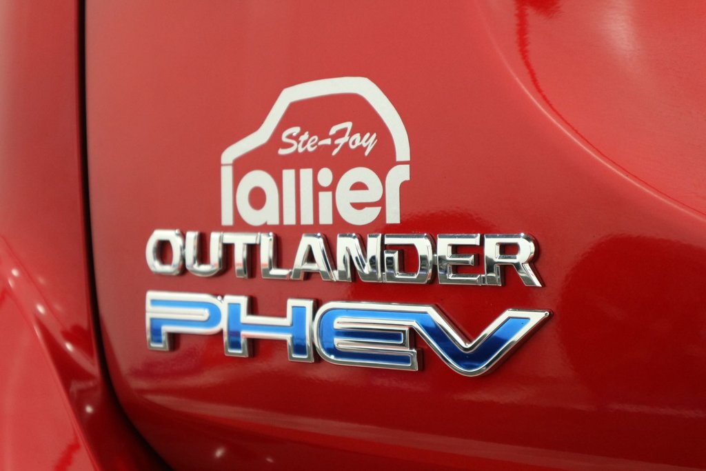 2020 Mitsubishi OUTLANDER PHEV SEL*TOIT OUVRANT* in Quebec, Quebec - 10 - w1024h768px