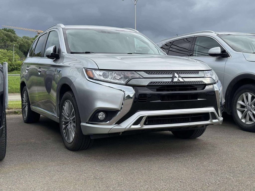 2022 Mitsubishi OUTLANDER PHEV LE*TOIT OUVRANT* in Quebec, Quebec - 1 - w1024h768px