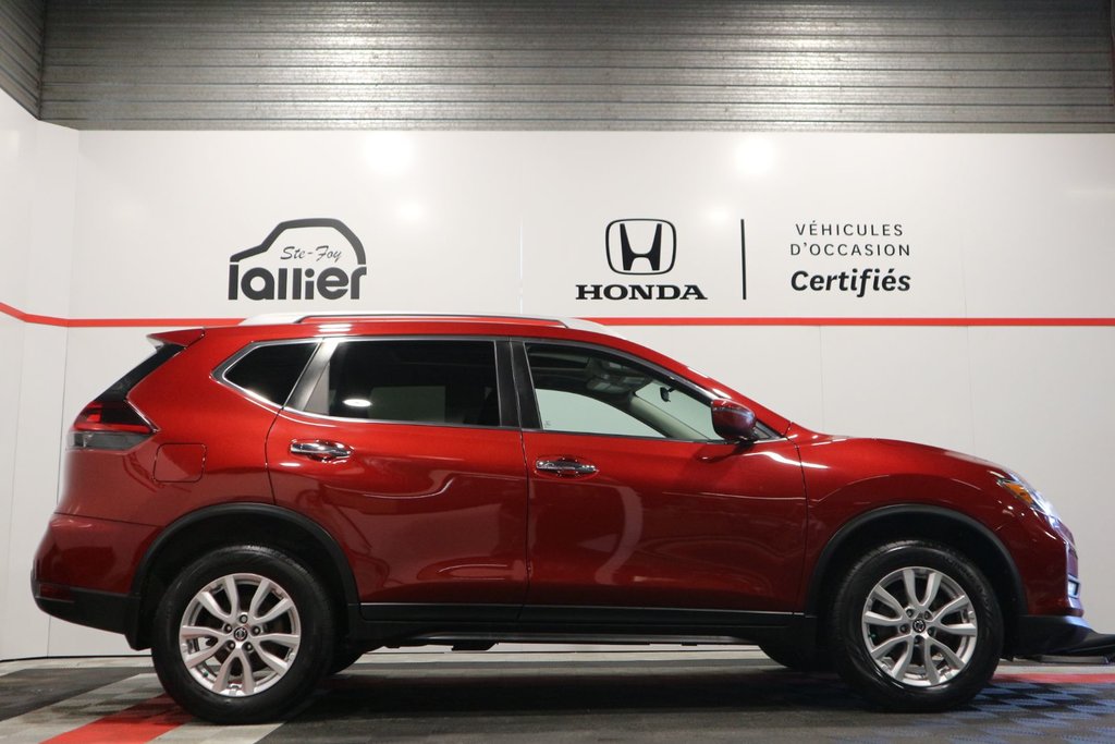 2020 Nissan Rogue SV AWD*TOIT PANORAMIQUE* in Quebec, Quebec - 10 - w1024h768px
