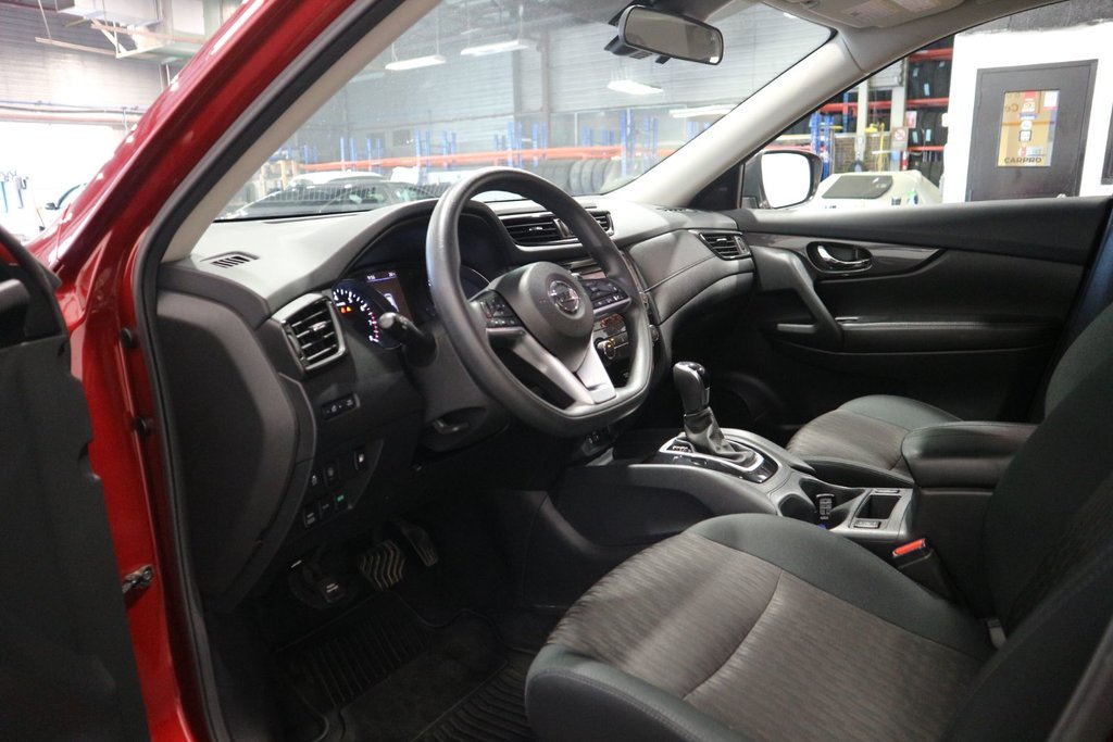 2020 Nissan Rogue SV AWD*TOIT PANORAMIQUE* in Quebec, Quebec - 13 - w1024h768px
