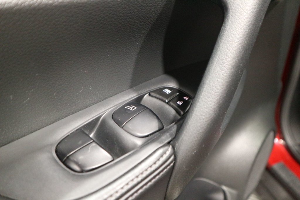 2020 Nissan Rogue SV AWD*TOIT PANORAMIQUE* in Quebec, Quebec - 16 - w1024h768px