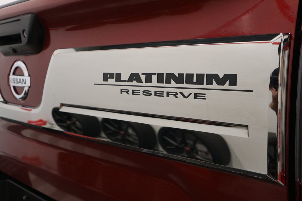 2018 Nissan Titan Platinum Reserve in Quebec, Quebec - 10 - w1024h768px