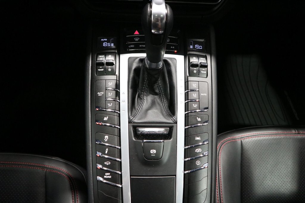 Porsche Macan GTS*TOIT PANORAMIQUE* 2021 à Quebec, Québec - 25 - w1024h768px
