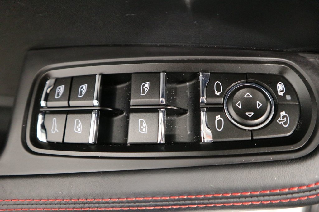 Porsche Macan GTS*TOIT PANORAMIQUE* 2021 à Quebec, Québec - 18 - w1024h768px