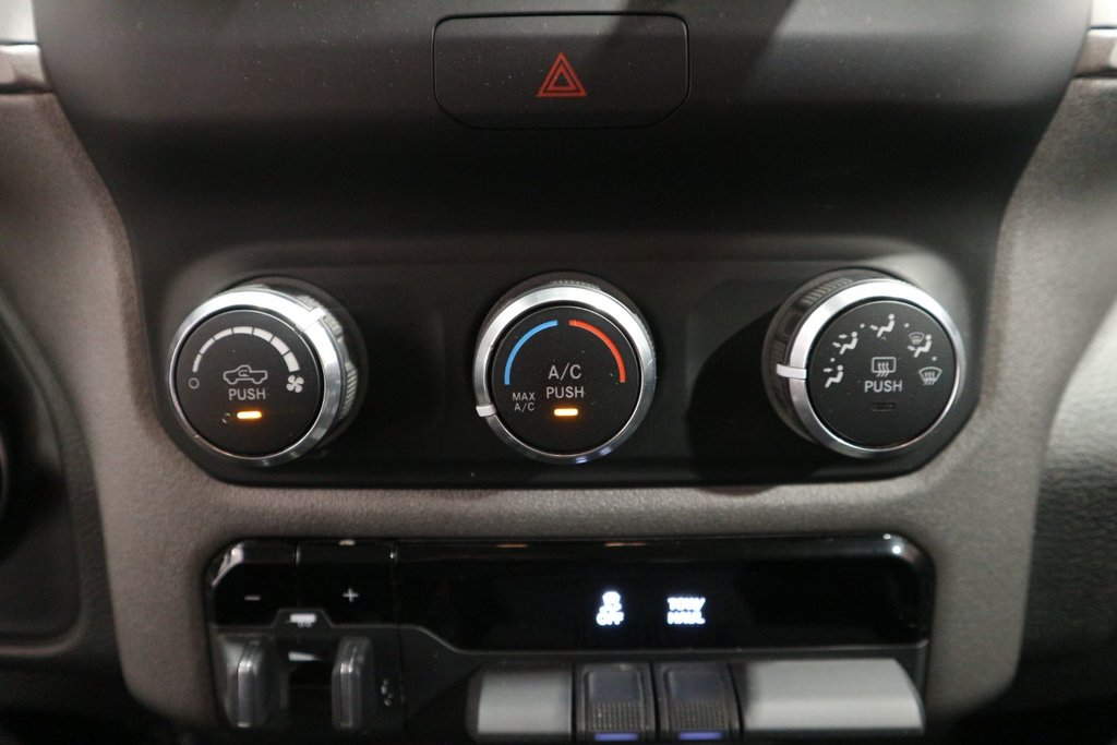 Ram 1500 Tradesman*CREWCAB* 2020 à Quebec, Québec - 21 - w1024h768px