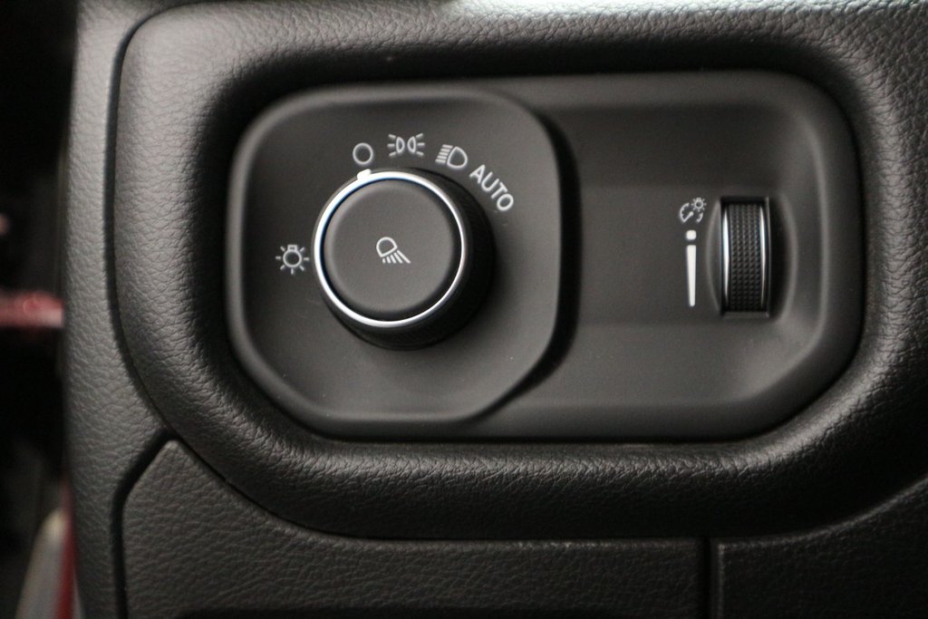 Ram 1500 Tradesman*CREWCAB* 2020 à Quebec, Québec - 15 - w1024h768px