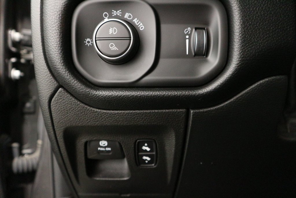 Ram 1500 Big Horn*JAMAIS ACCIDENTÉ* 2020 à Quebec, Québec - 16 - w1024h768px