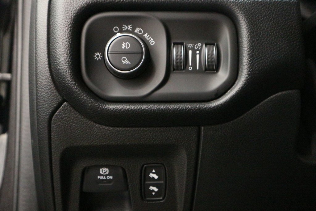 Ram 1500 Sport*CREWCAB* 2021 à Quebec, Québec - 17 - w1024h768px