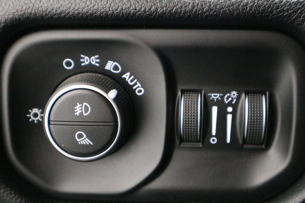 Ram 1500 Sport*CREWCAB* 2021 à Québec, Québec - 17 - w1024h768px