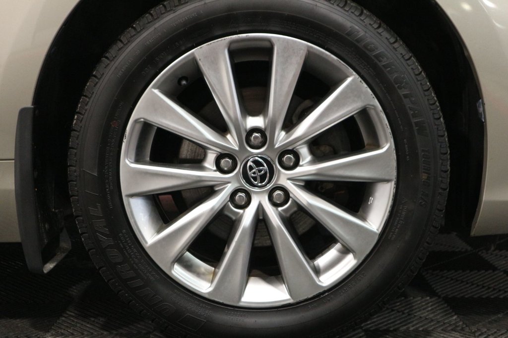 2016 Toyota Camry XLE*JAMAIS ACCIDENTÉ* in Quebec, Quebec - 11 - w1024h768px