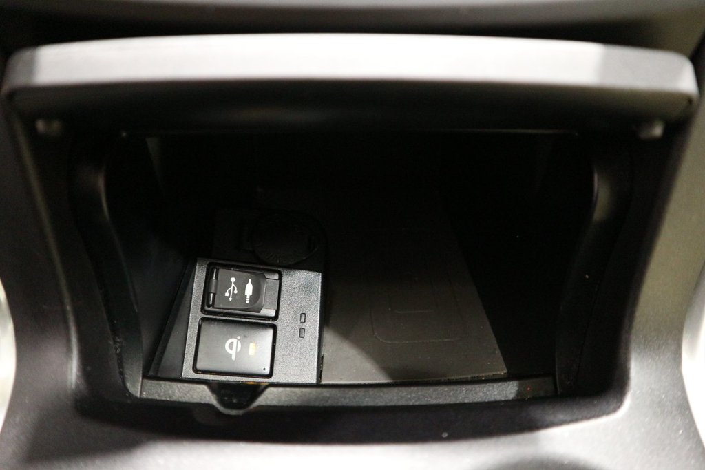 2016 Toyota Camry XLE*JAMAIS ACCIDENTÉ* in Quebec, Quebec - 25 - w1024h768px