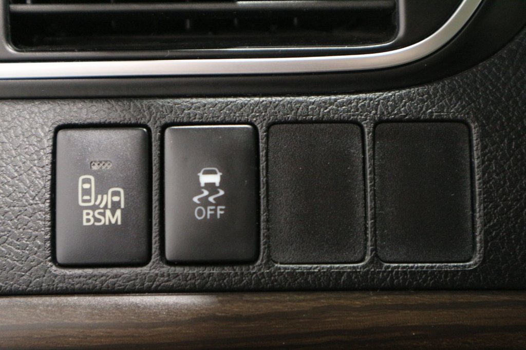 2016 Toyota Camry XLE*JAMAIS ACCIDENTÉ* in Quebec, Quebec - 17 - w1024h768px