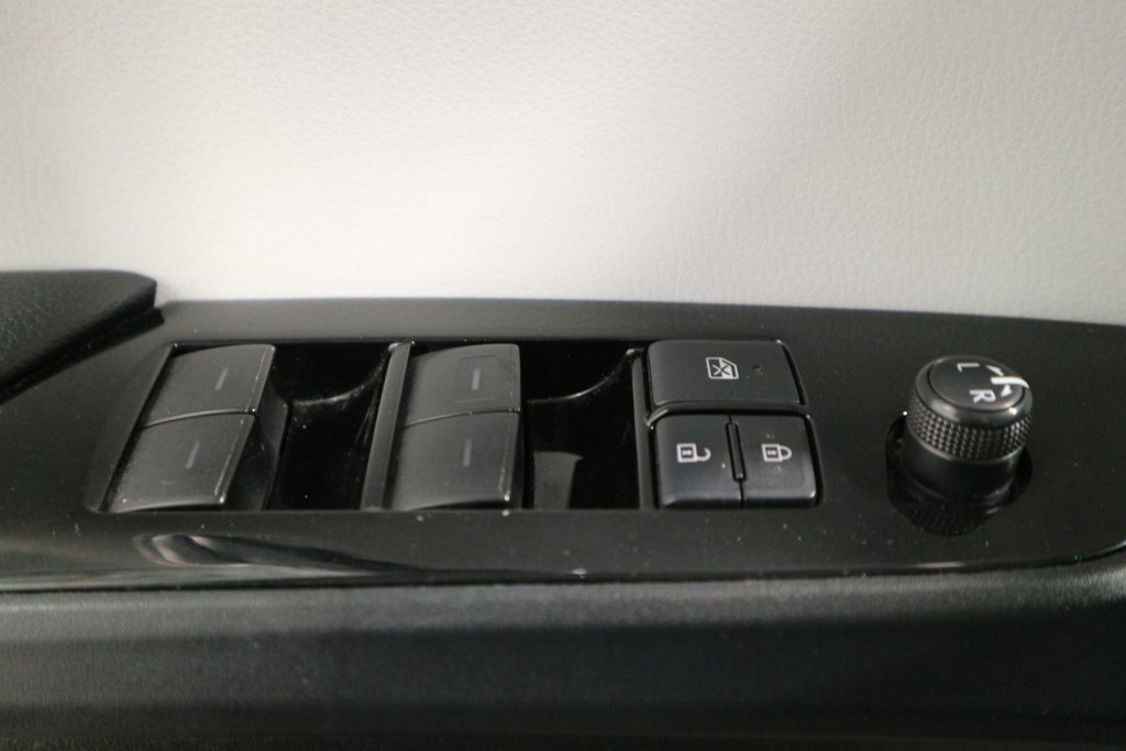 2020 Toyota Prius Prime LE*JAMAIS ACCIDENTÉ* in Quebec, Quebec - 14 - w1024h768px