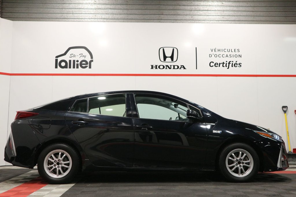 2020 Toyota Prius Prime LE*JAMAIS ACCIDENTÉ* in Quebec, Quebec - 10 - w1024h768px