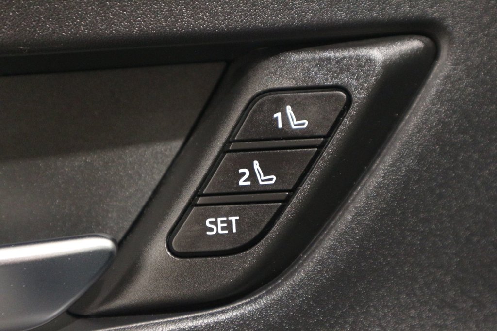 Toyota PRIUS PRIME XSE Premium*CUIR* 2024 à Québec, Québec - 16 - w1024h768px