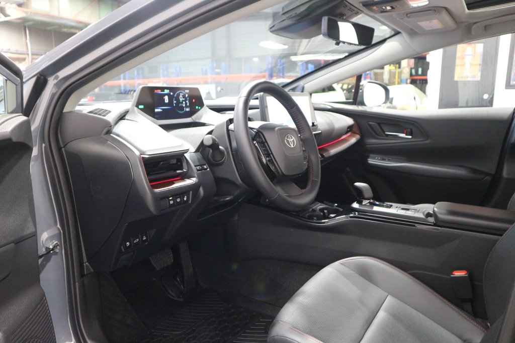 Toyota PRIUS PRIME XSE Premium*CUIR* 2024 à Québec, Québec - 13 - w1024h768px