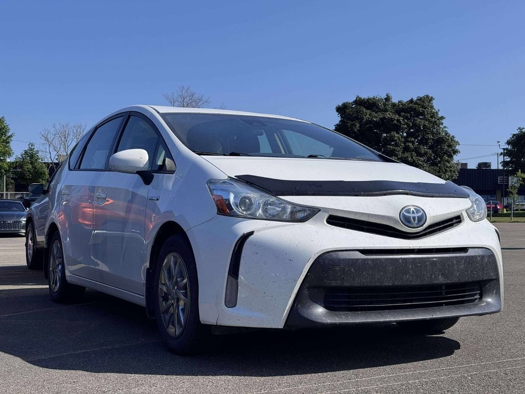 Toyota Prius v *JAMAIS ACCIDENTÉ* 2018 à Québec, Québec - 1 - w1024h768px