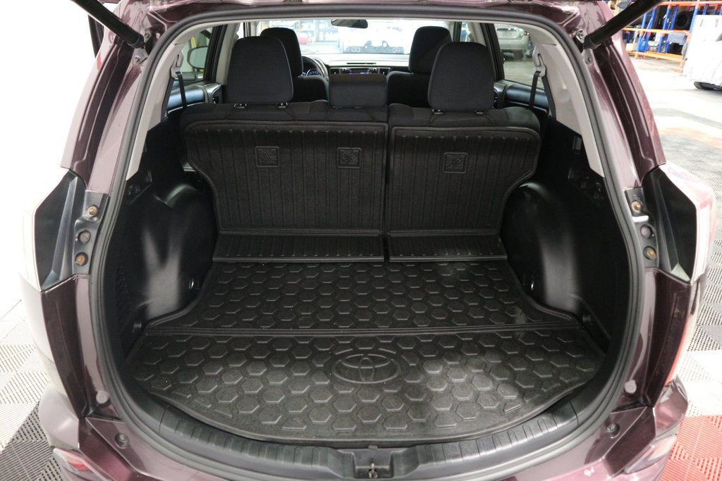 Toyota RAV4 XLE*JAMAIS ACCIDENTÉ* 2016 à Quebec, Québec - 27 - w1024h768px