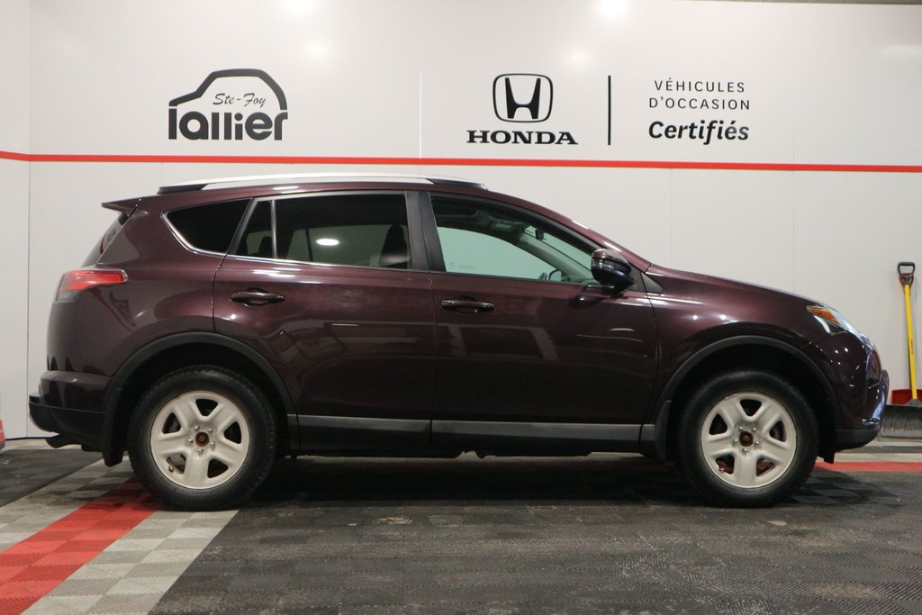 Toyota RAV4 XLE*JAMAIS ACCIDENTÉ* 2016 à Quebec, Québec - 10 - w1024h768px