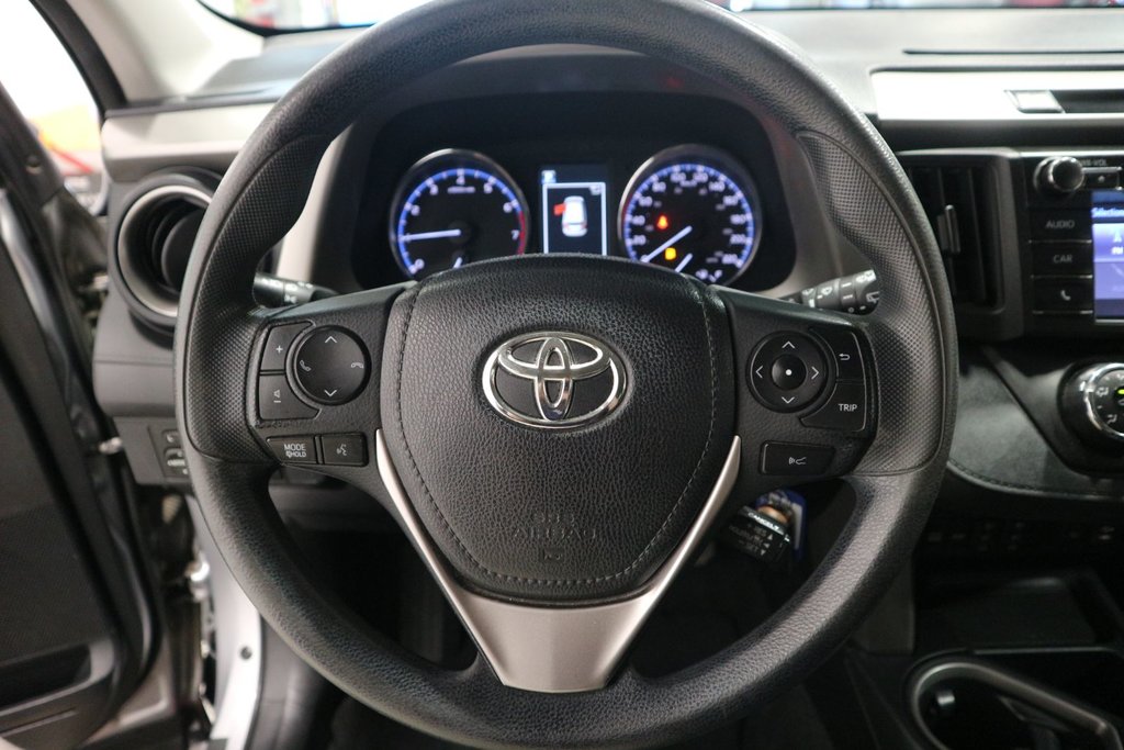2017 Toyota RAV4 LE AWD*JAMAIS ACCIDENTÉ* in Quebec, Quebec - 16 - w1024h768px