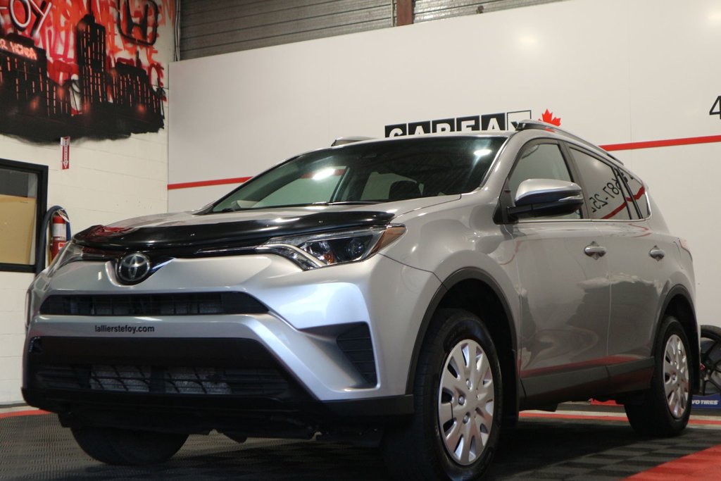 2017 Toyota RAV4 LE AWD*JAMAIS ACCIDENTÉ* in Quebec, Quebec - 4 - w1024h768px