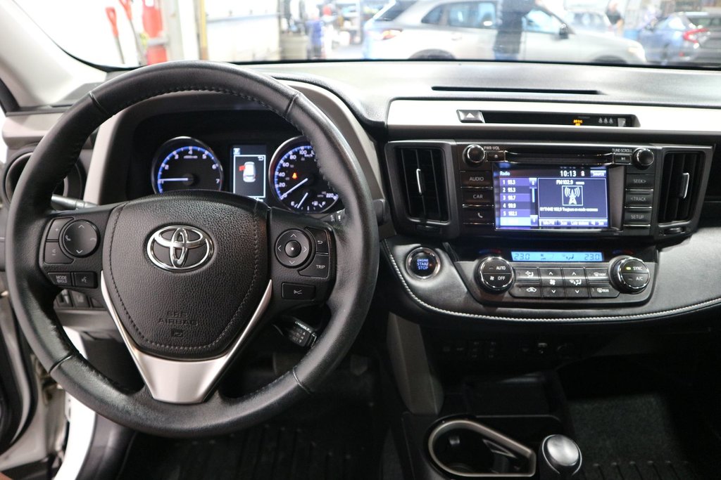 2018 Toyota RAV4 XLE*TOIT OUVRANT* in Quebec, Quebec - 17 - w1024h768px