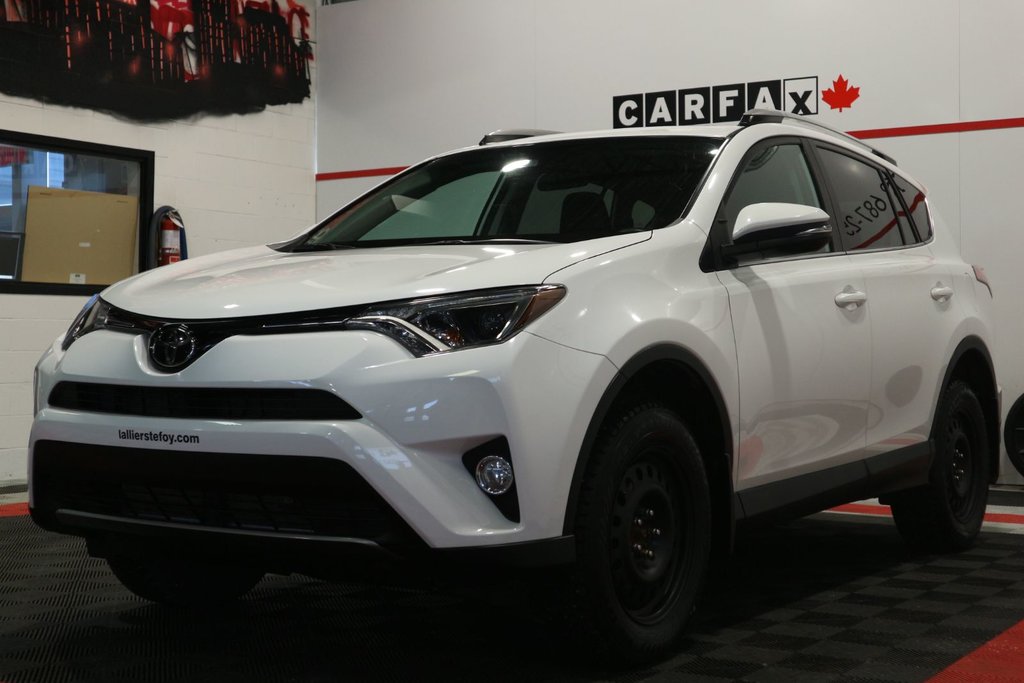 2018 Toyota RAV4 XLE*TOIT OUVRANT* in Quebec, Quebec - 4 - w1024h768px