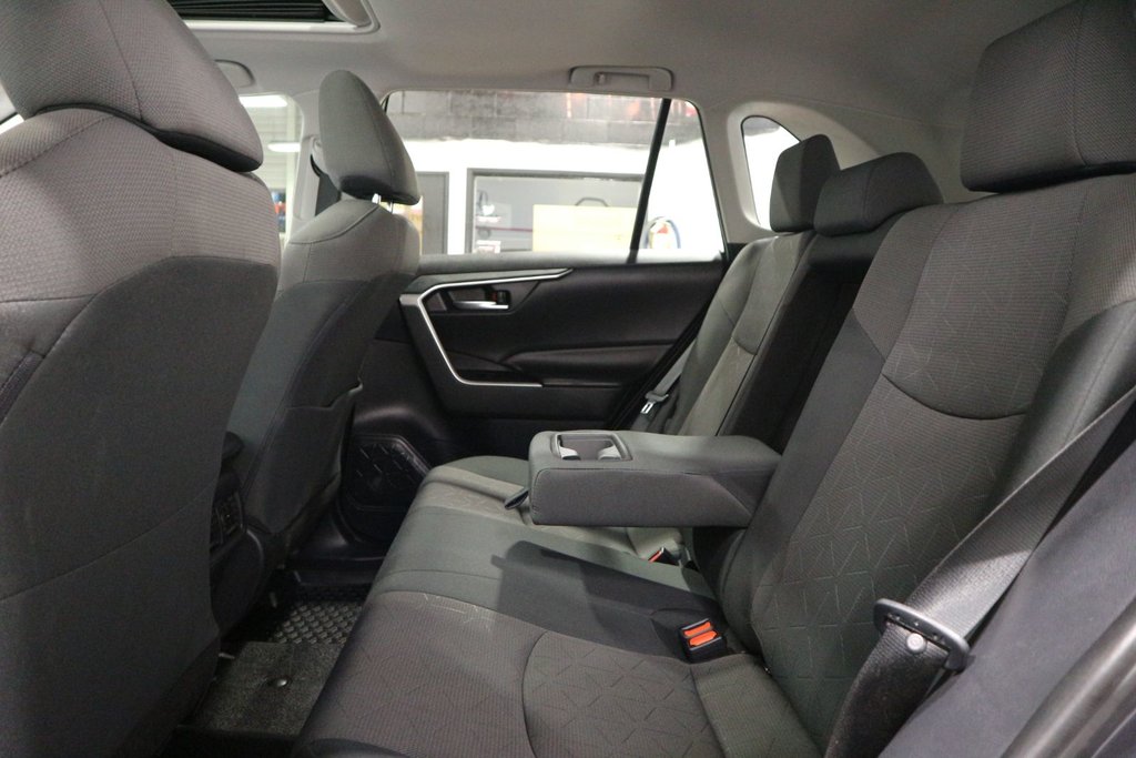 Toyota RAV4 Hybrid XLE*JAMAIS ACCIDENTÉ* 2019 à Québec, Québec - 27 - w1024h768px