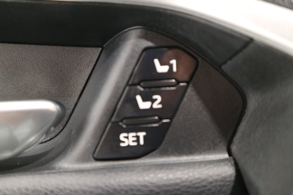 Toyota RAV4 Hybrid Limited*4X4* 2021 à Quebec, Québec - 16 - w1024h768px