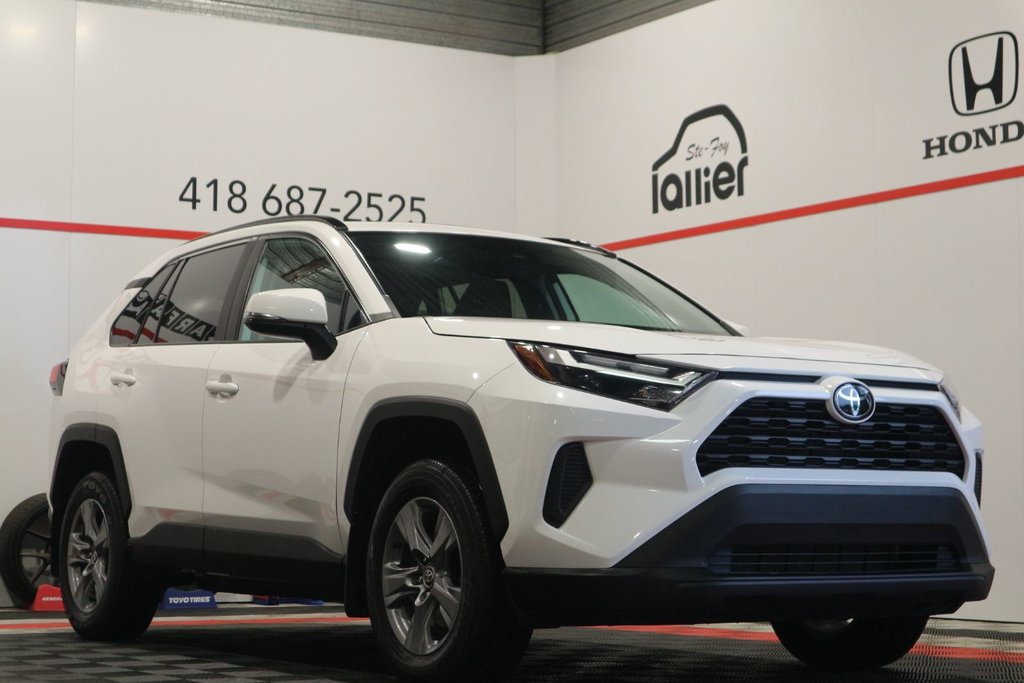 2023 Toyota RAV4 XLE*TOIT OUVRANT* in Quebec, Quebec - 1 - w1024h768px