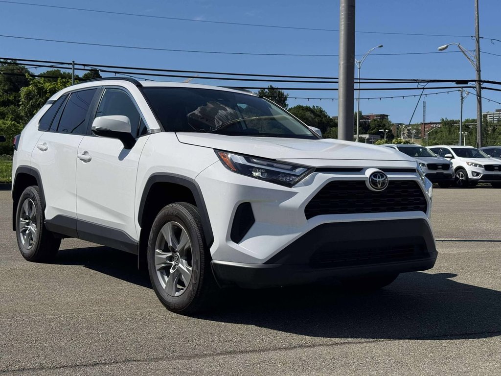 Toyota RAV4 XLE*TOIT OUVRANT* 2023 à Québec, Québec - 1 - w1024h768px