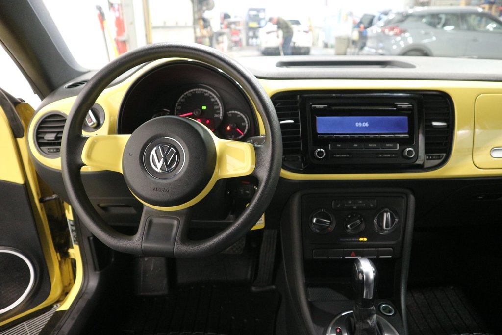 Volkswagen Beetle Convertible Trendline+*JAMAIS ACCIDENTÉ* 2015 à Quebec, Québec - 15 - w1024h768px